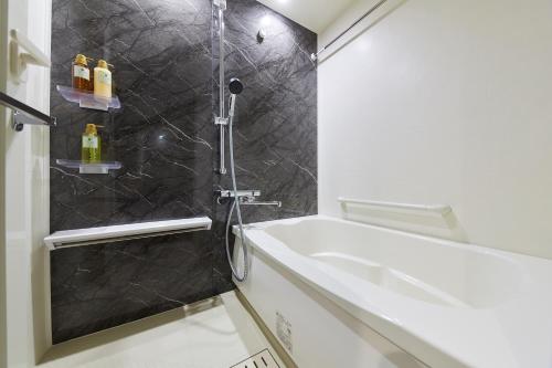 monday apart nihonbashi suitengumae former gate stay nihonbashi suitengumae