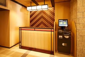monday apart nihonbashi suitengumae former gate stay nihonbashi suitengumae