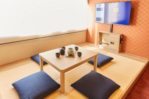 monday apart nihonbashi suitengumae former gate stay nihonbashi suitengumae