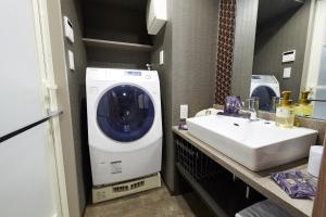 monday apart nihonbashi suitengumae former gate stay nihonbashi suitengumae