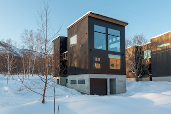 off piste chalet by h2 life