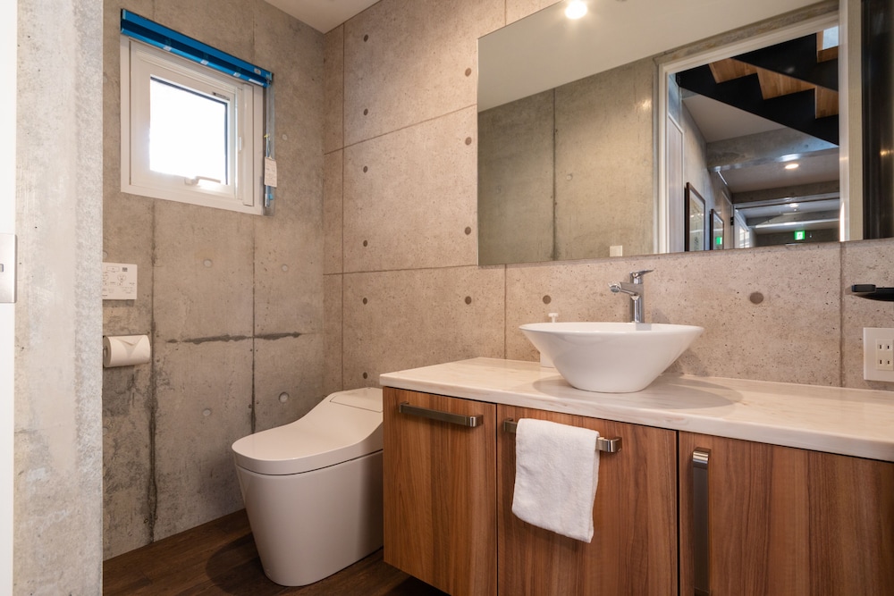off piste chalet by h2 life