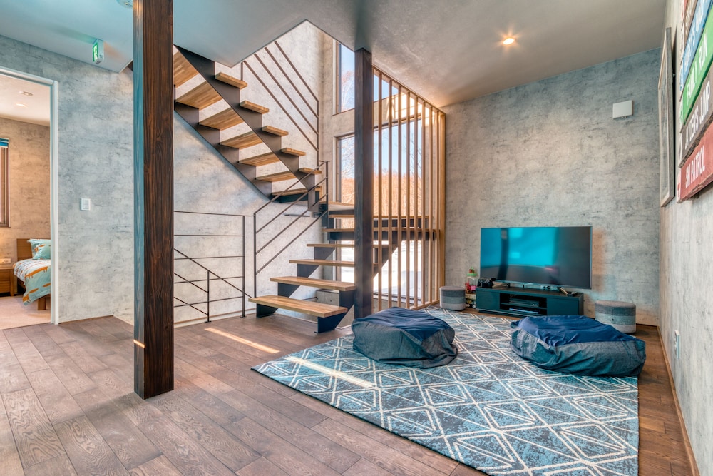 off piste chalet by h2 life