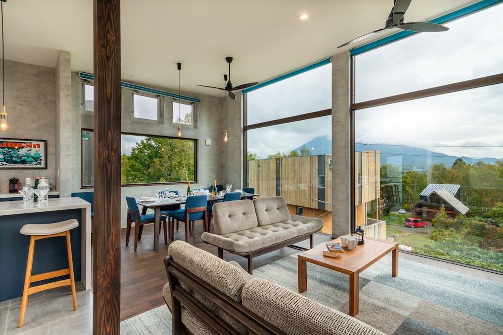 off piste chalet by h2 life