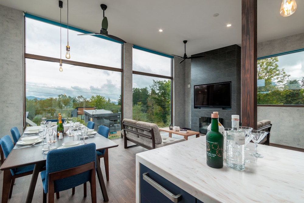 off piste chalet by h2 life