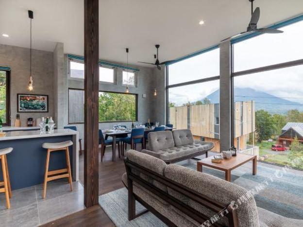 off piste chalet by h2 life
