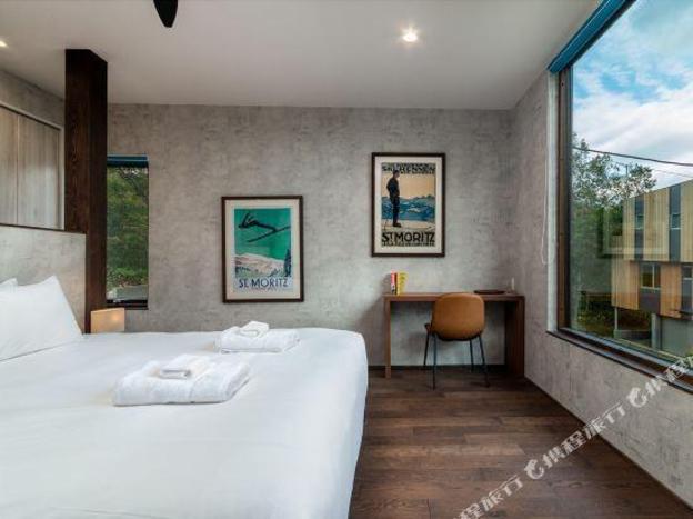 off piste chalet by h2 life