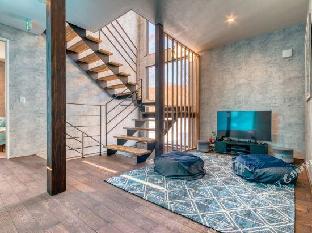 off piste chalet by h2 life