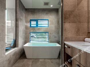 off piste chalet by h2 life