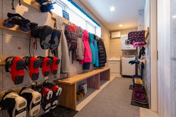 off piste chalet by h2 life