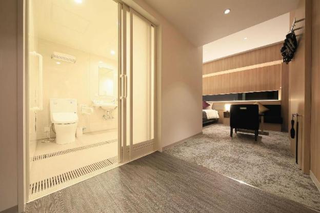 quintessa hotel fukuoka tenjin comic and books