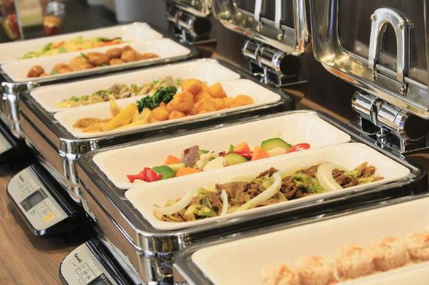 quintessa hotel fukuoka tenjin comic and books