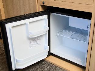 quintessa hotel fukuoka tenjin comic and books