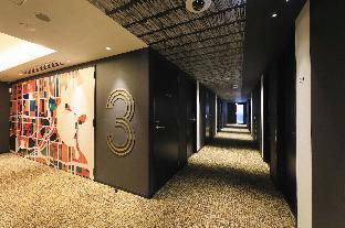 quintessa hotel fukuoka tenjin comic and books