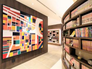 quintessa hotel fukuoka tenjin comic and books