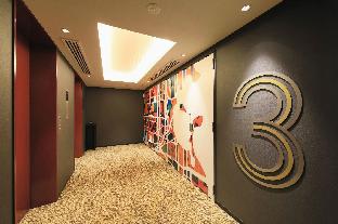 quintessa hotel fukuoka tenjin comic and books