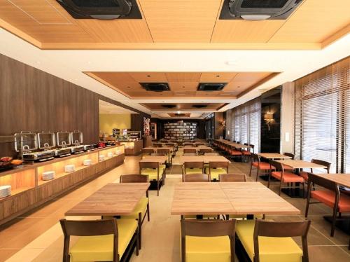 quintessa hotel fukuoka tenjin comic and books