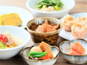 quintessa hotel fukuoka tenjin comic and books