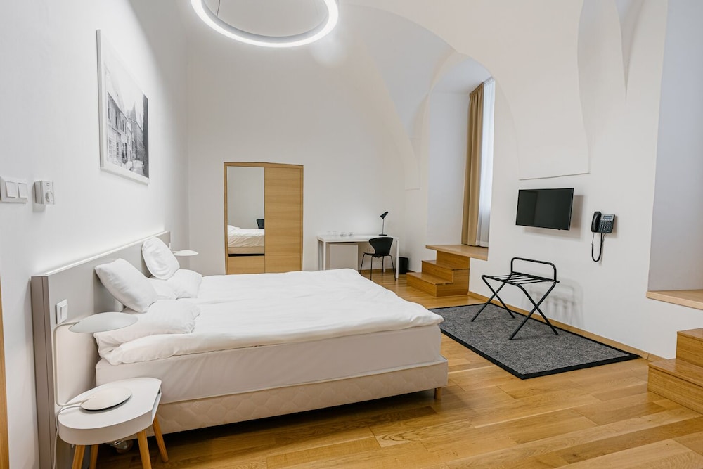 benedict hotel koszeg