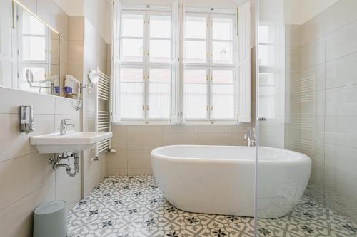 benedict hotel koszeg