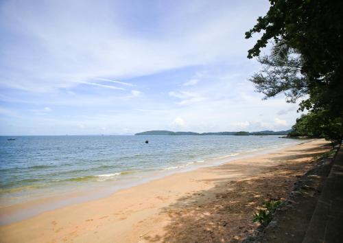 rocco aonang krabi