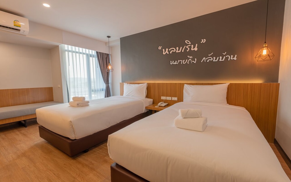 b2 surat thani premier hotel