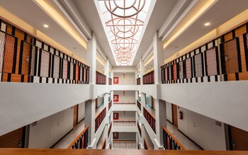 b2 surat thani premier hotel