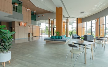 b2 surat thani premier hotel