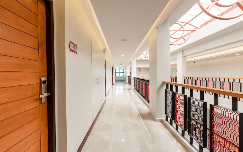 b2 surat thani premier hotel