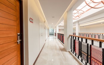 b2 surat thani premier hotel