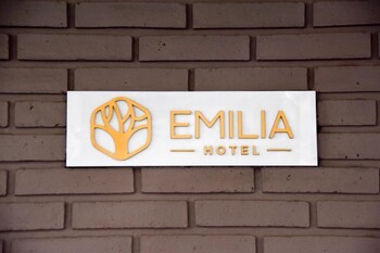 emilia hotel