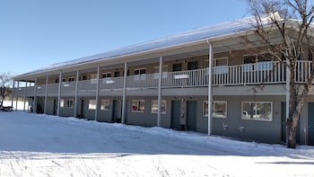 island pond country inn