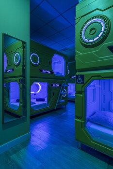 oxygen hostel capsula