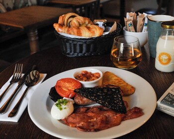 The Lion At Malpas,Malpas>>Cheshire West And Chester,4 star