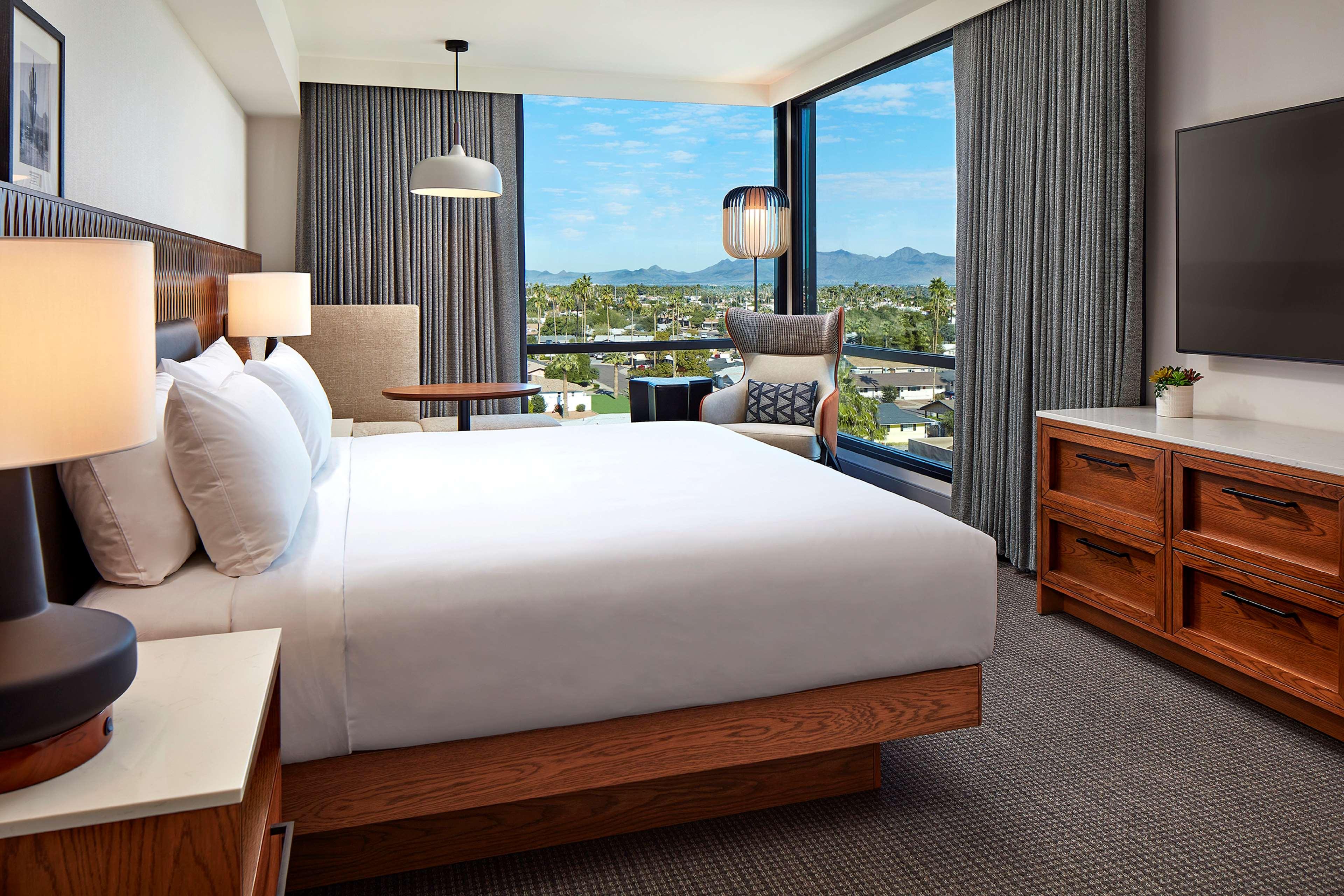 senna house hotel scottsdale curio collection by hilton