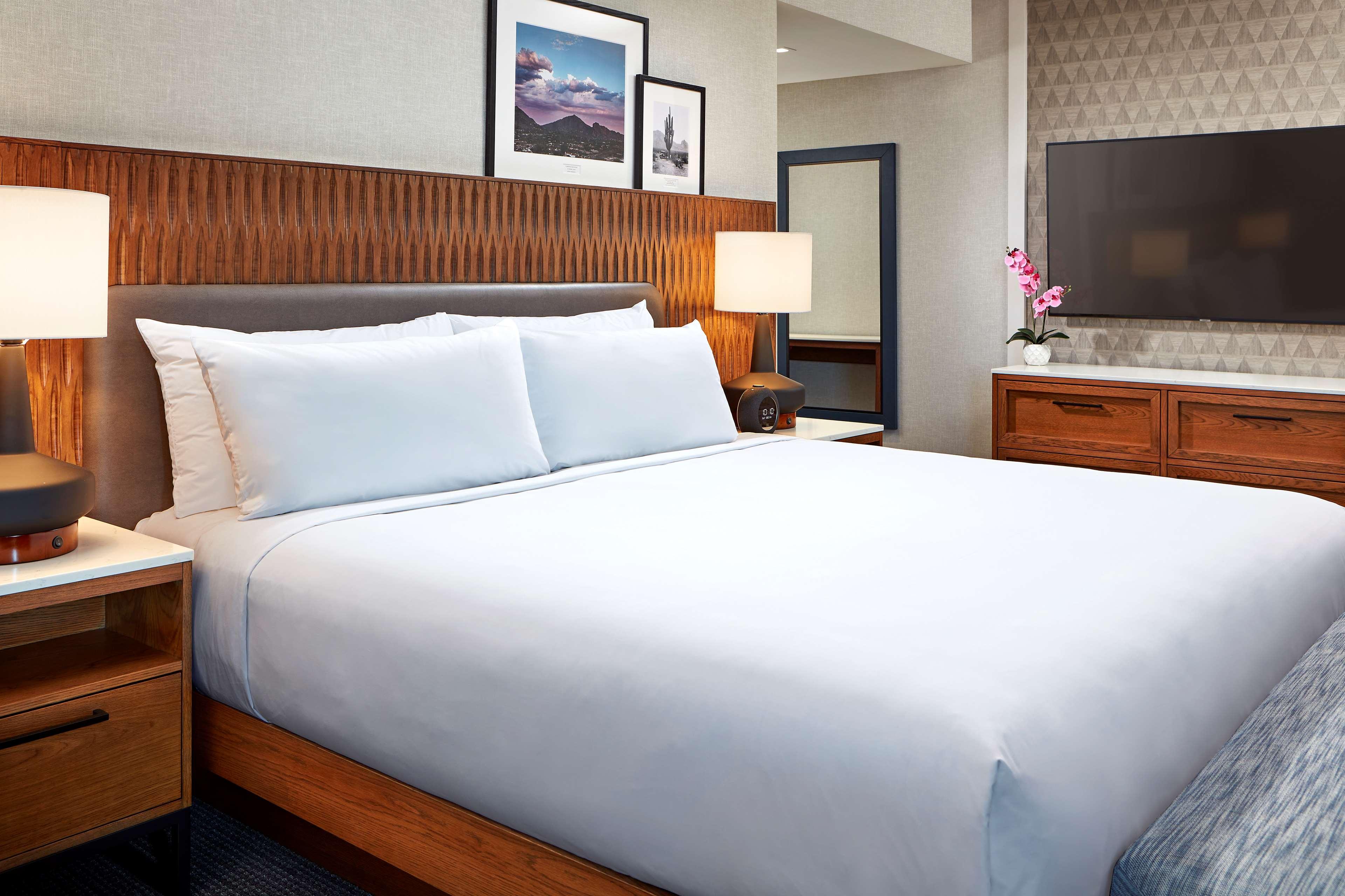 senna house hotel scottsdale curio collection by hilton