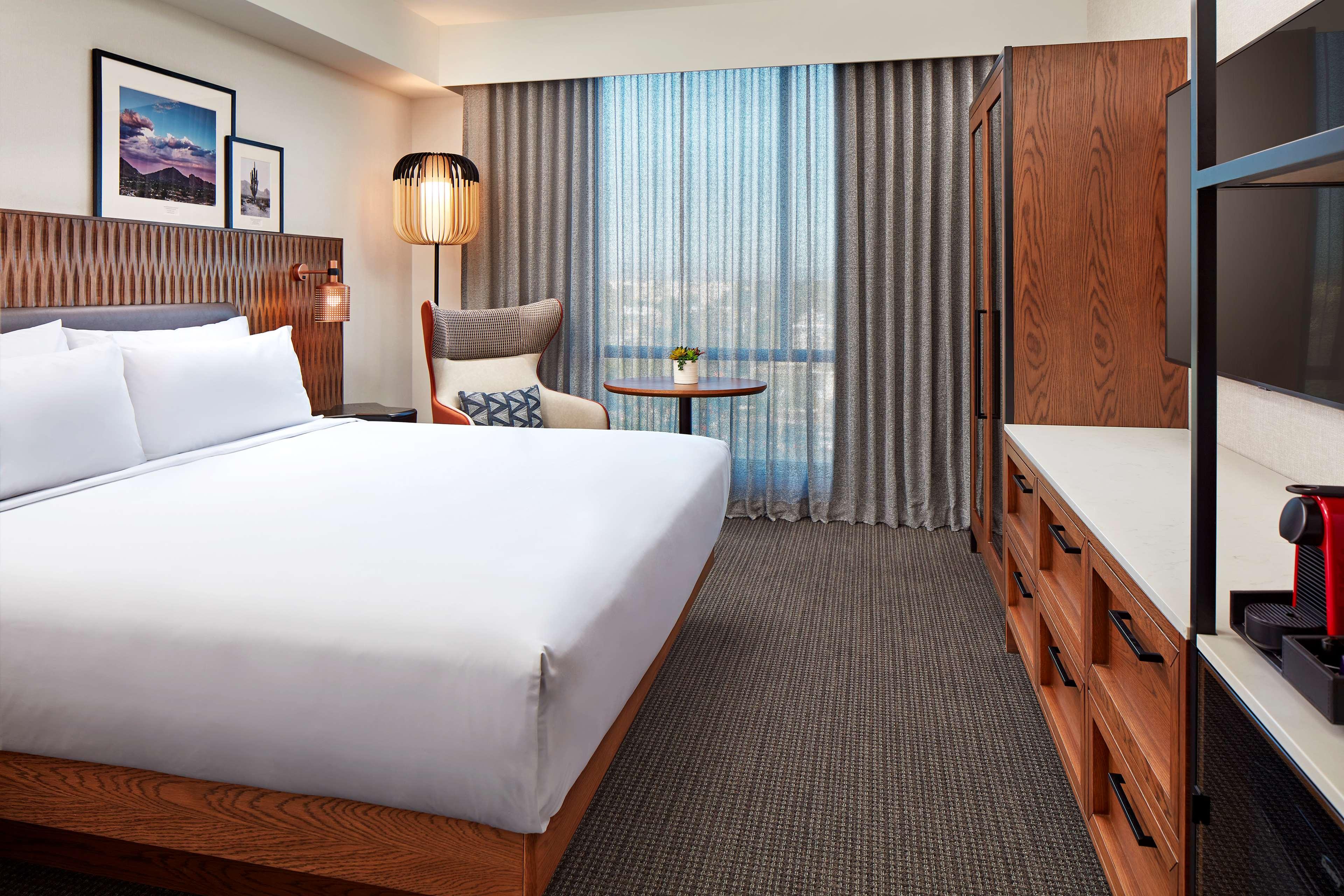 senna house hotel scottsdale curio collection by hilton