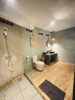 the jungle hostel canggu