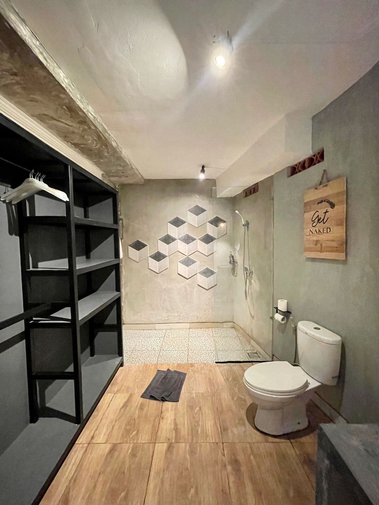 the jungle hostel canggu