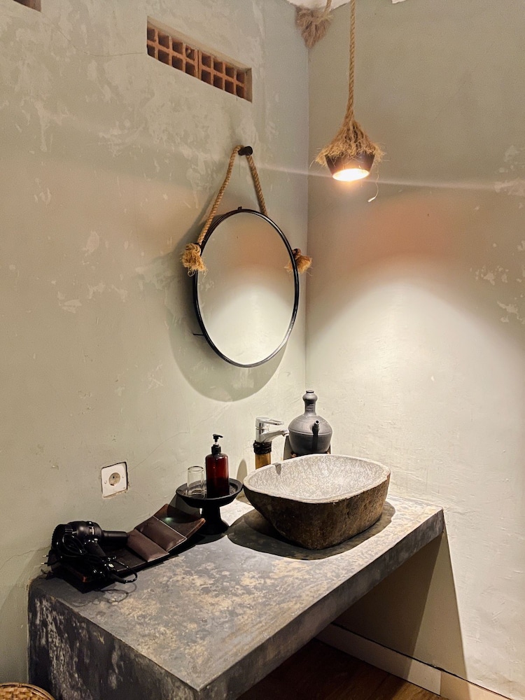 the jungle hostel canggu