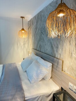 the jungle hostel canggu