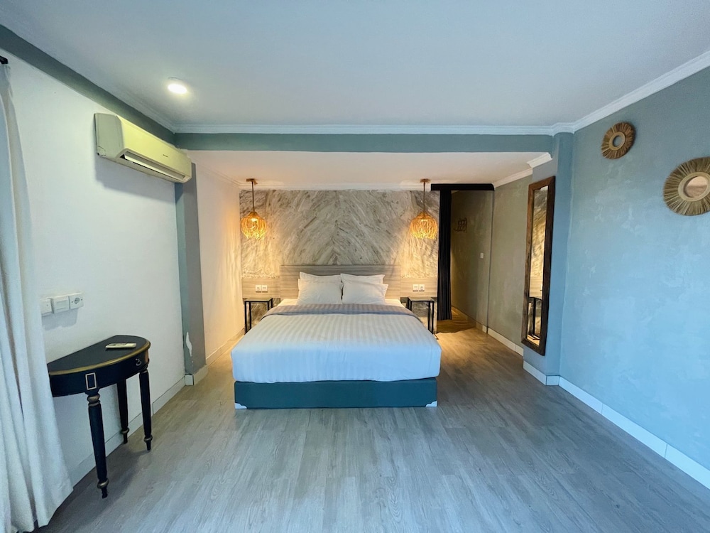 the jungle hostel canggu