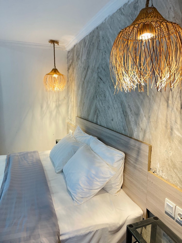 the jungle hostel canggu