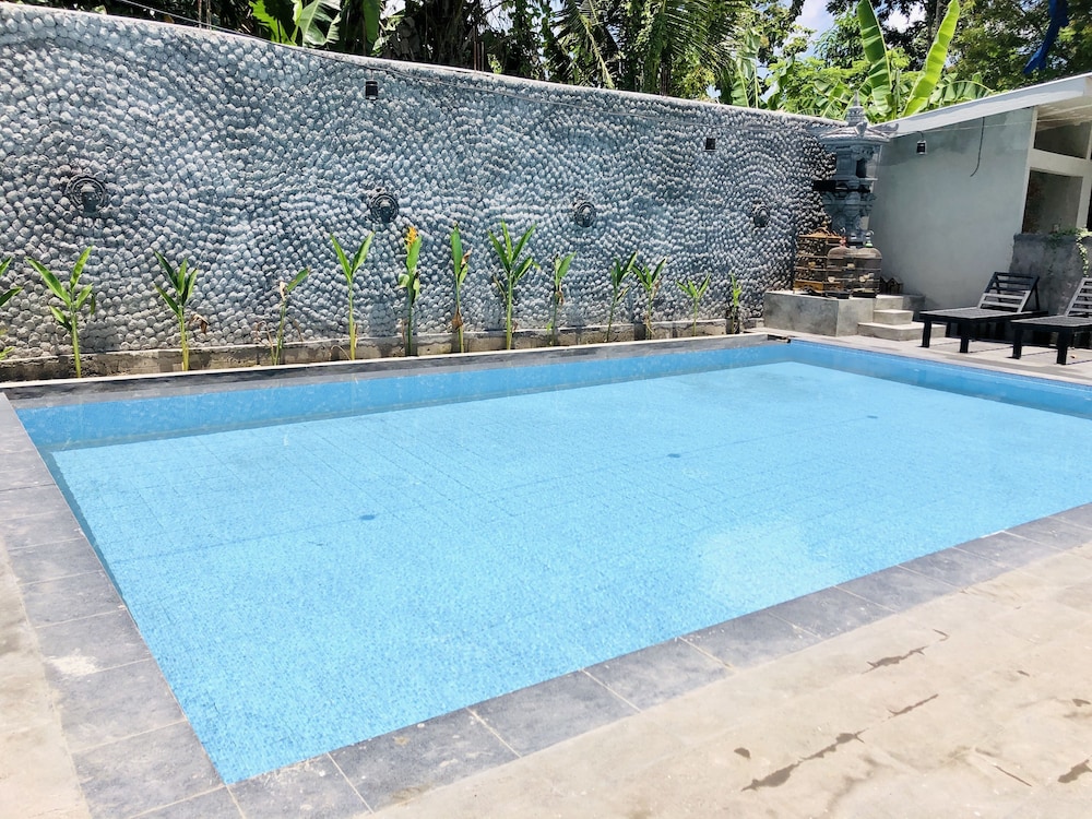 the jungle hostel canggu