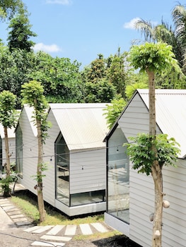 the jungle hostel canggu