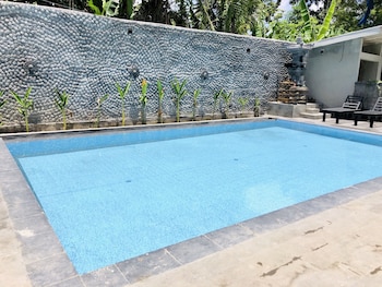 the jungle hostel canggu