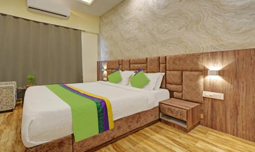 Treebo Trend Le Shelton,Bus Stand, 25 New Shivaji Nagar, Bh. Natraj Restaurant Railway Station, Udaipole, Udaipur,3 star
