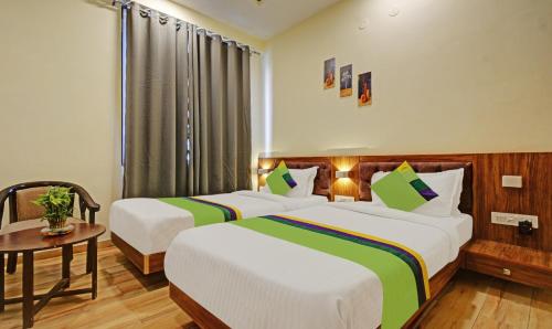 Treebo Trend Le Shelton,Bus Stand, 25 New Shivaji Nagar, Bh. Natraj Restaurant Railway Station, Udaipole, Udaipur,3 star