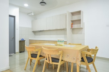 usj one subang jaya by widebed