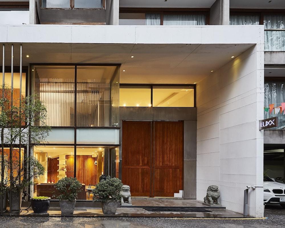 luxx langsuan hotel